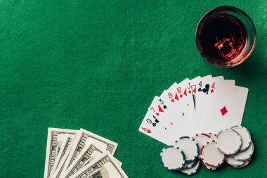 Multilingual live dealer interacting with VIP players on rtp8000 slot